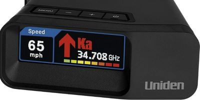 Uniden R4 vs R7: Longer Range or Directional Arrows?