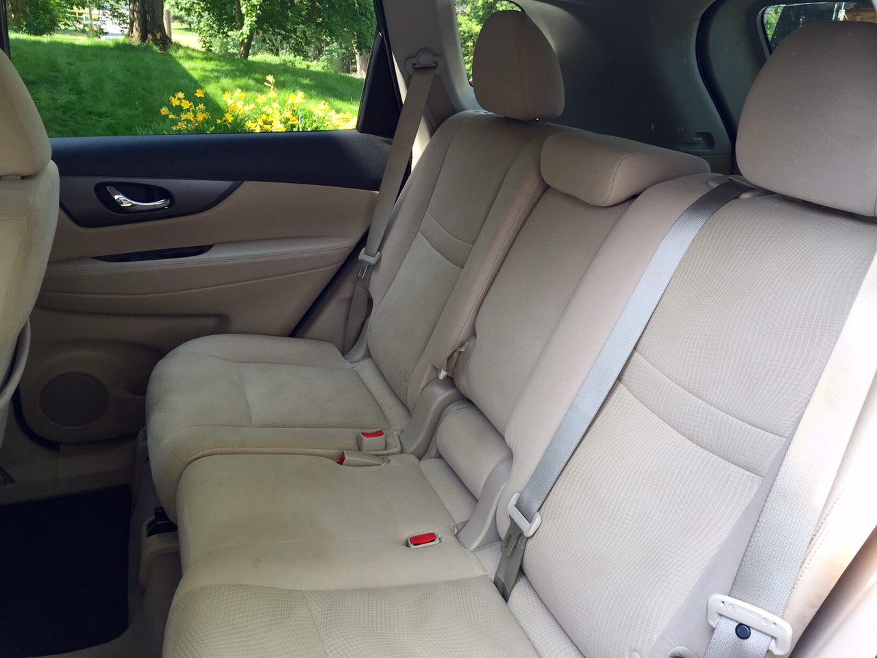REVIEW 2015 Nissan Rogue Is a CostConscious Family Crossover BestRide