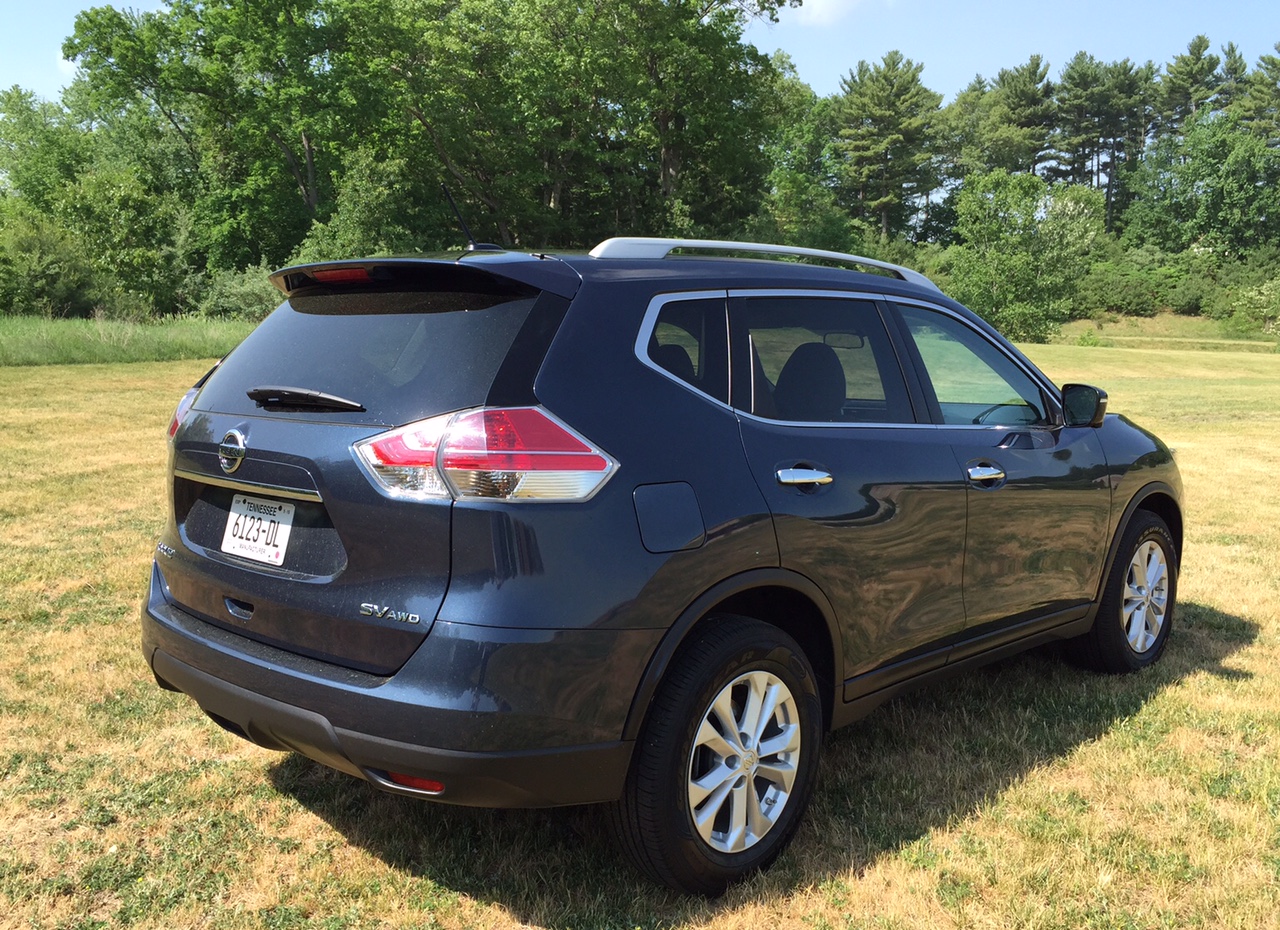 REVIEW 2015 Nissan Rogue Is a CostConscious Family Crossover BestRide