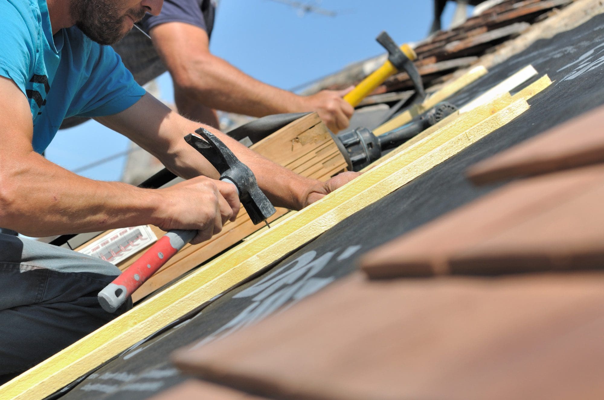 How Much Is Roofing Labor Cost Per Square Foot?
