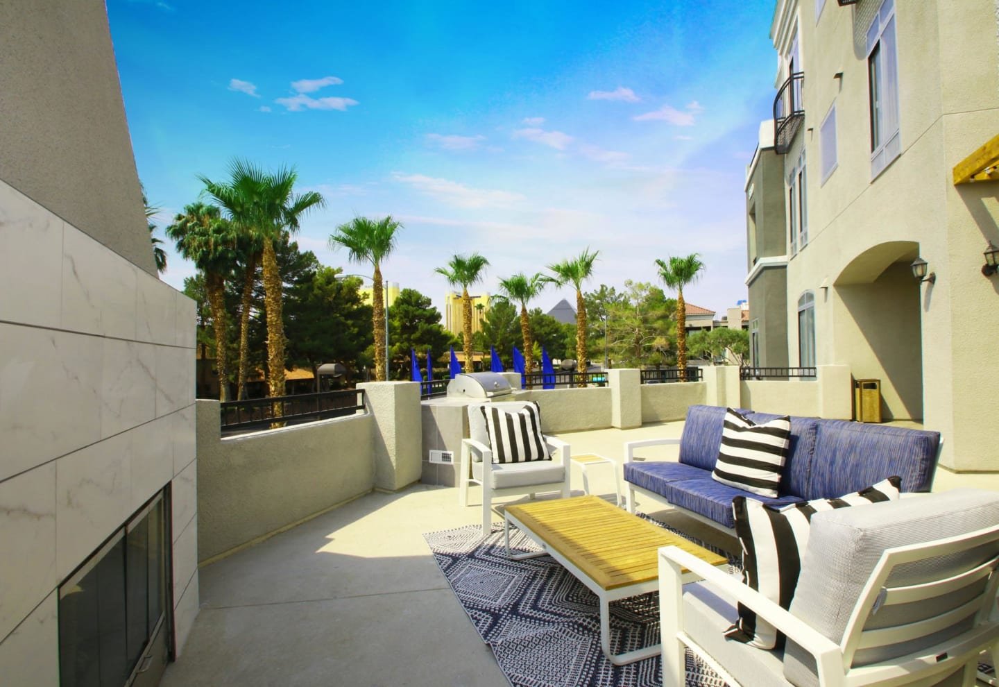 The Onyx Apartments in Las Vegas, NV