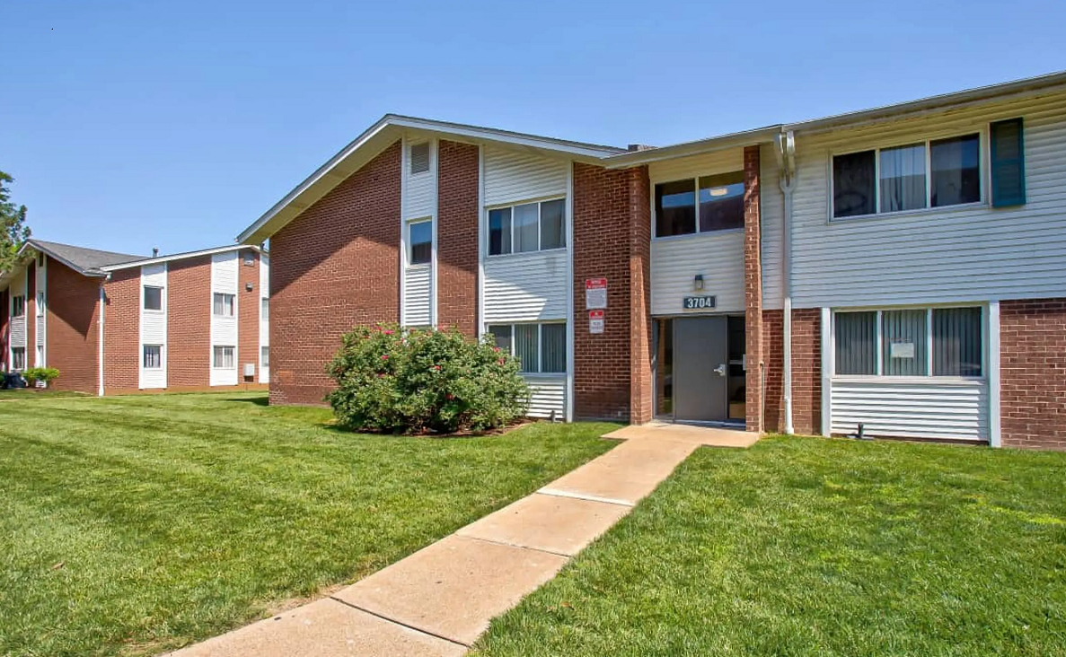 Gallery for Ridge Crest Apartments in St. Louis