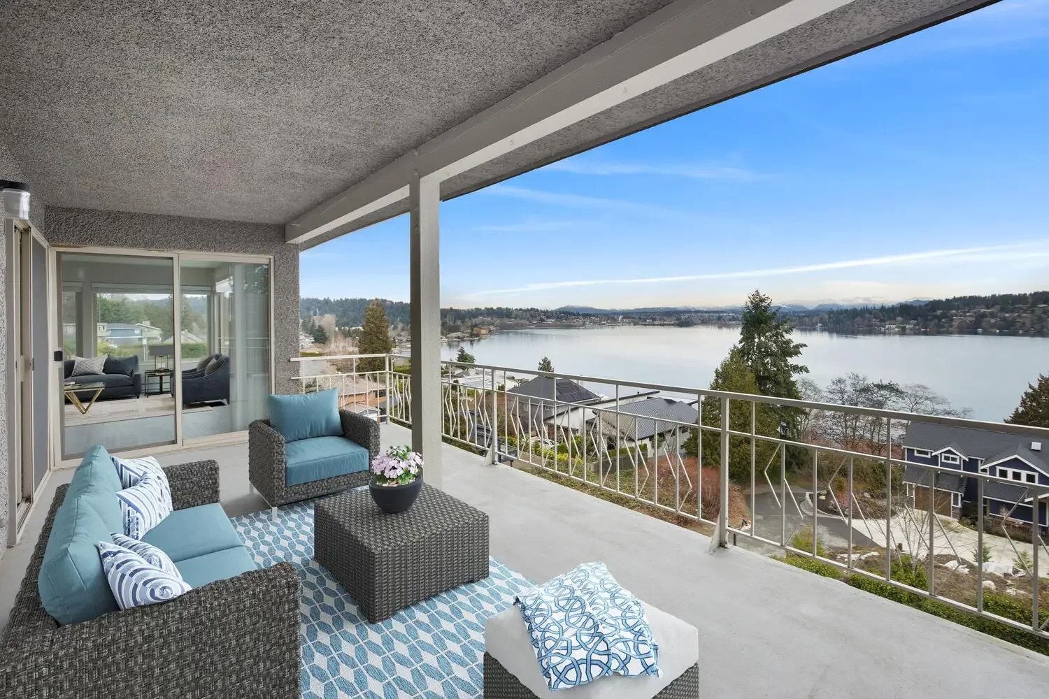 Apartment Gallery of Sheridan Beach Terrace Apartments 98155