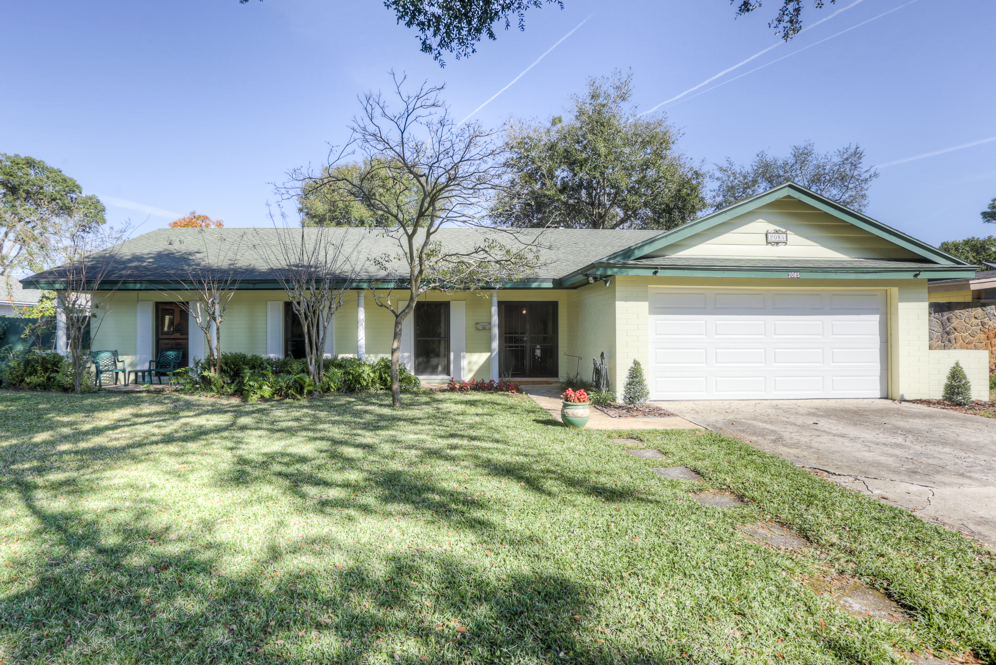 Relaxing 3 Bed, 3 Bath Pool Home in Maitland Beth Hobart Realtor