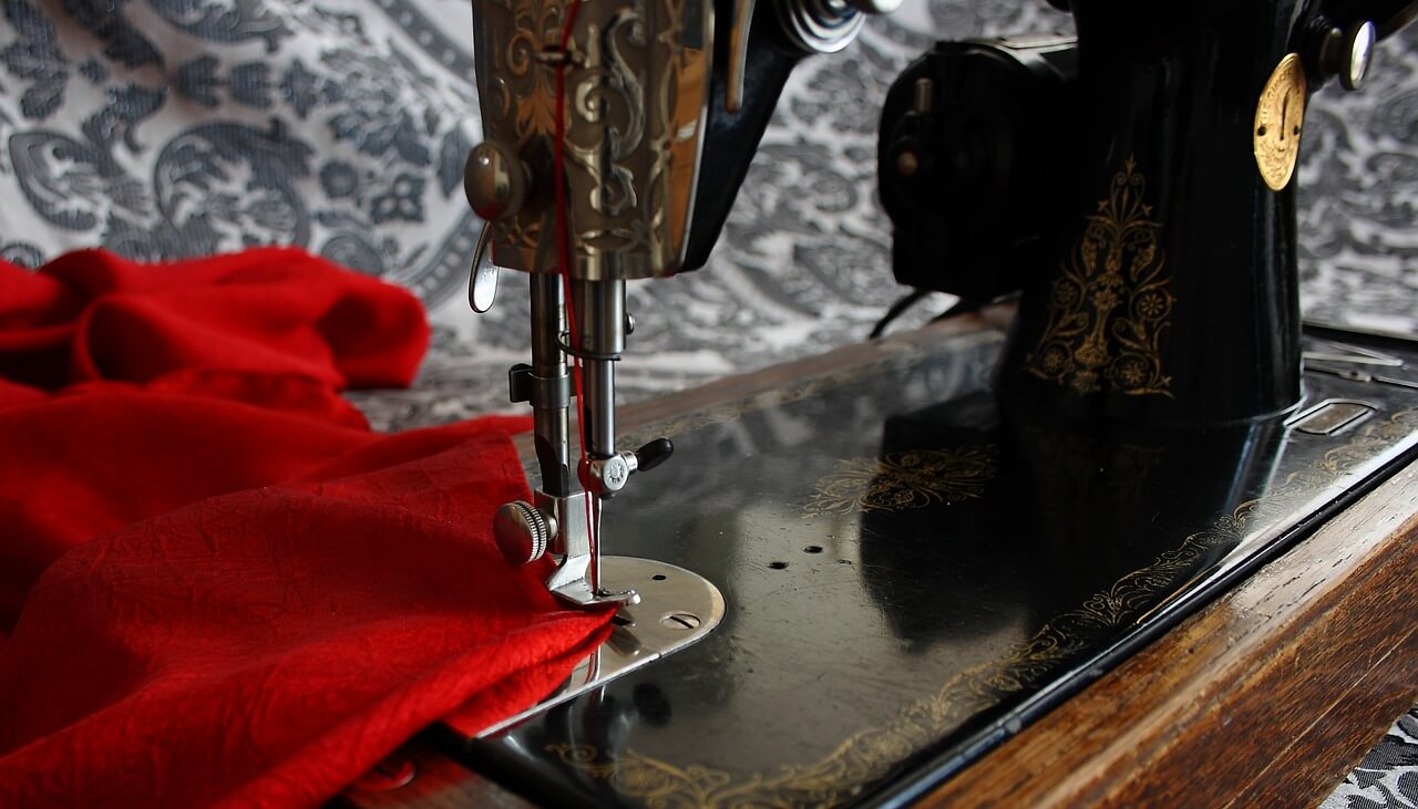 Difference between Sewing Machines, Sergers and Cover Hem Machines