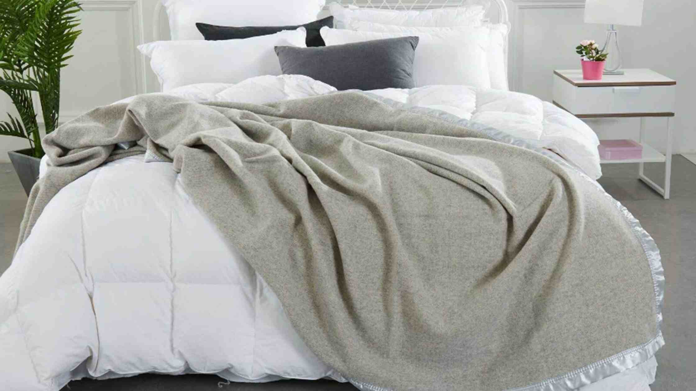 Australia's Best Warm Blankets for Winter 2023 Reviews