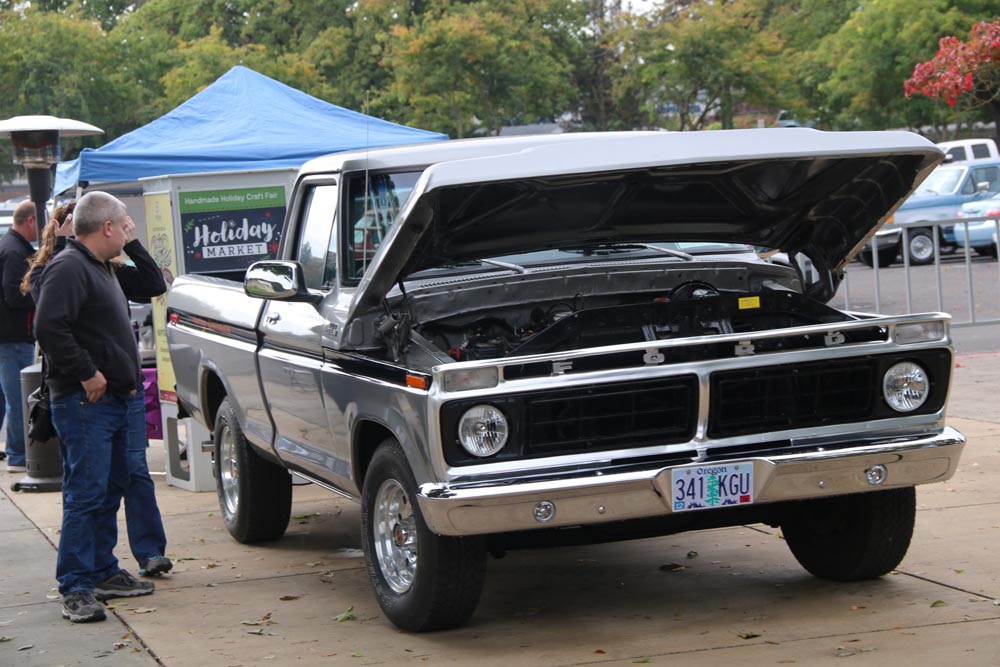 The Roseburg Meet & ShownShine Better Car Shows