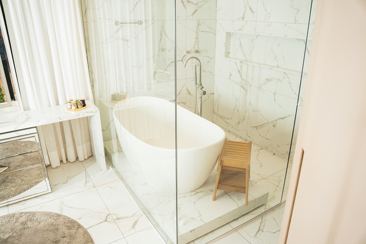 Common Bathtub Problems and How Our Technicians Solve Them