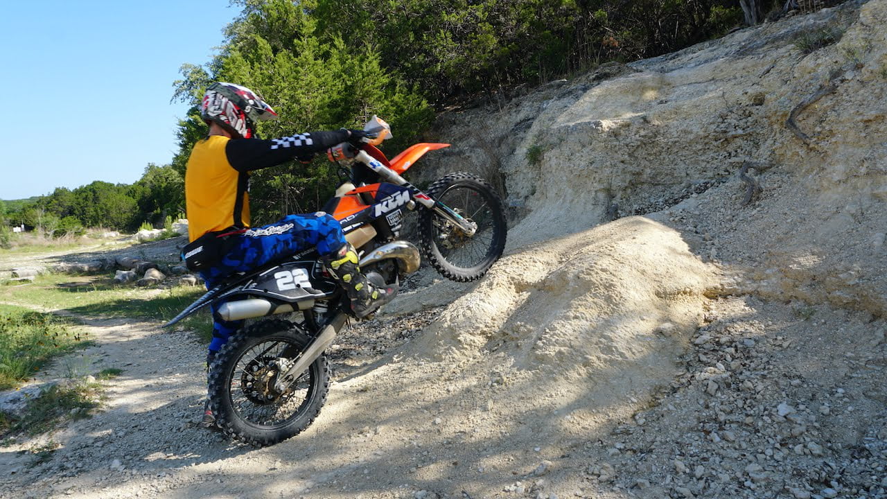 Learn How To Ride A Clutch Dirt Bike with 5 Expert Tips
