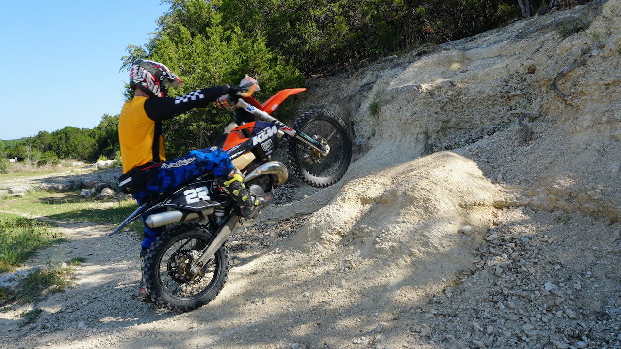 Learn How To Ride A Clutch Dirt Bike with 5 Expert Tips