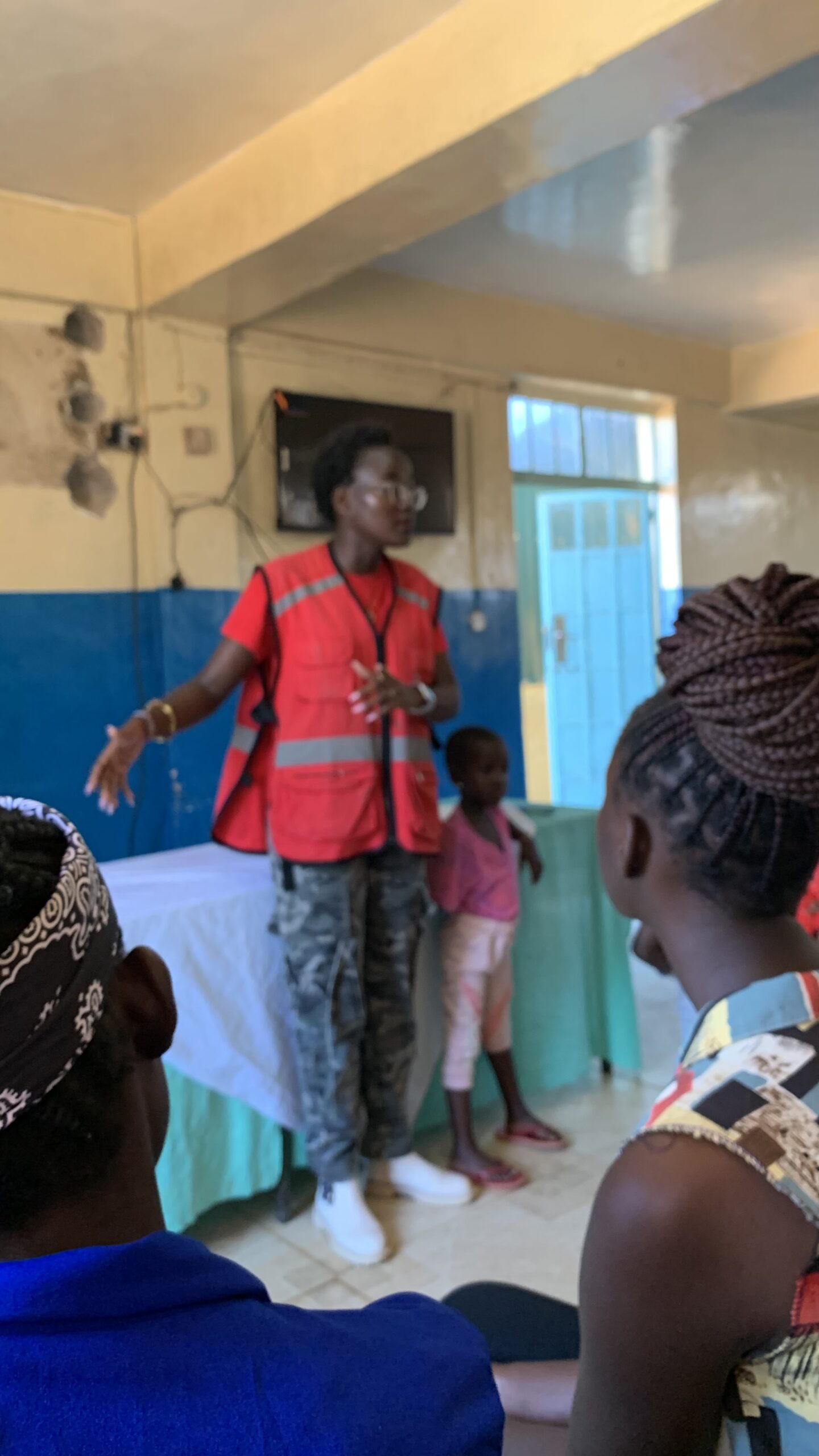 Life Skills & First Aid Training Mama Ngina Children’s Home w. Kenya