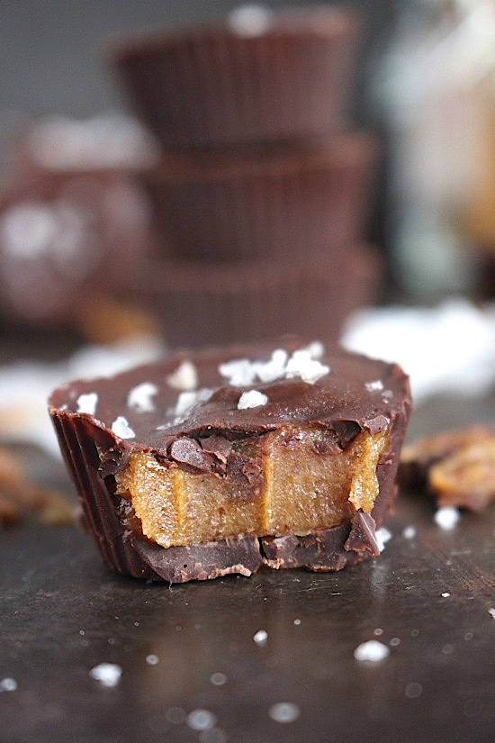 Healthy, Salted Dark Chocolate Peanut Butter Caramels {Vegan, Gluten