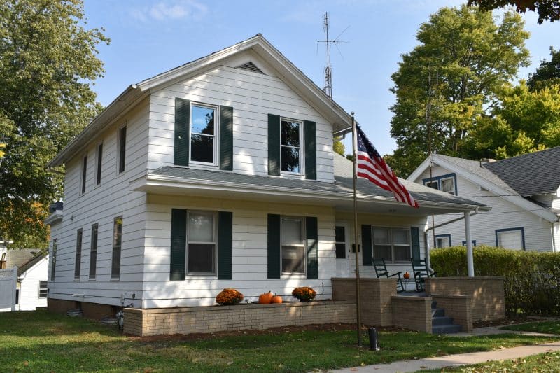 Terrific amenities inside and out! Mahaffey/Betts Realty