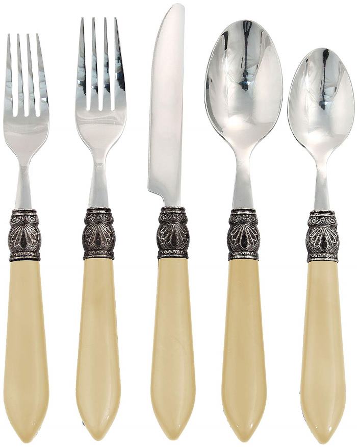 Obsessed with BeachNautical Themed Tables & Flatware