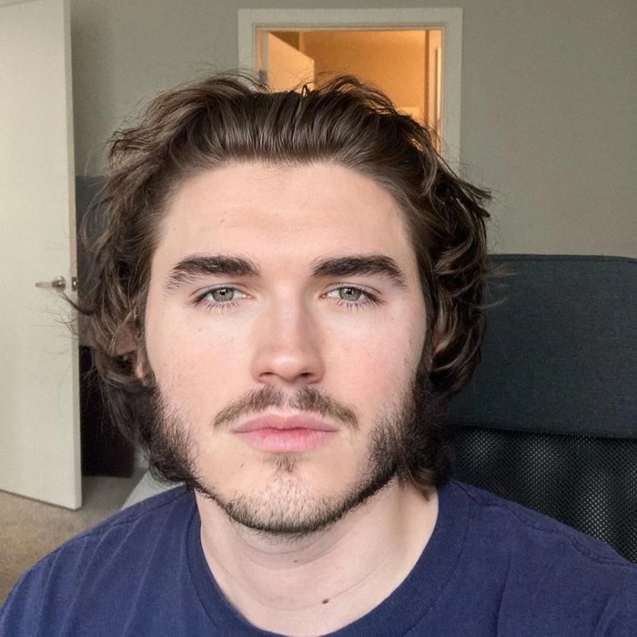 Jschlatt - Age, Bio, Real Name, Net Worth, Height, Funny Mic Jschlatt net worth 2024