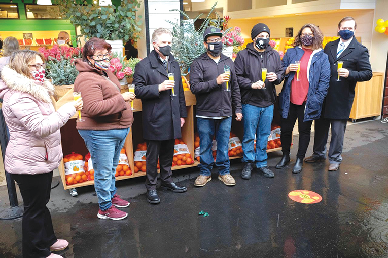 Farmers Market raises a glass to Rick’s Produce Beverly Press