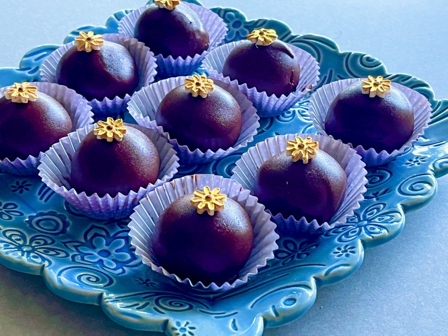 OREO BALLS, FUN AND EASY Bewitching Kitchen