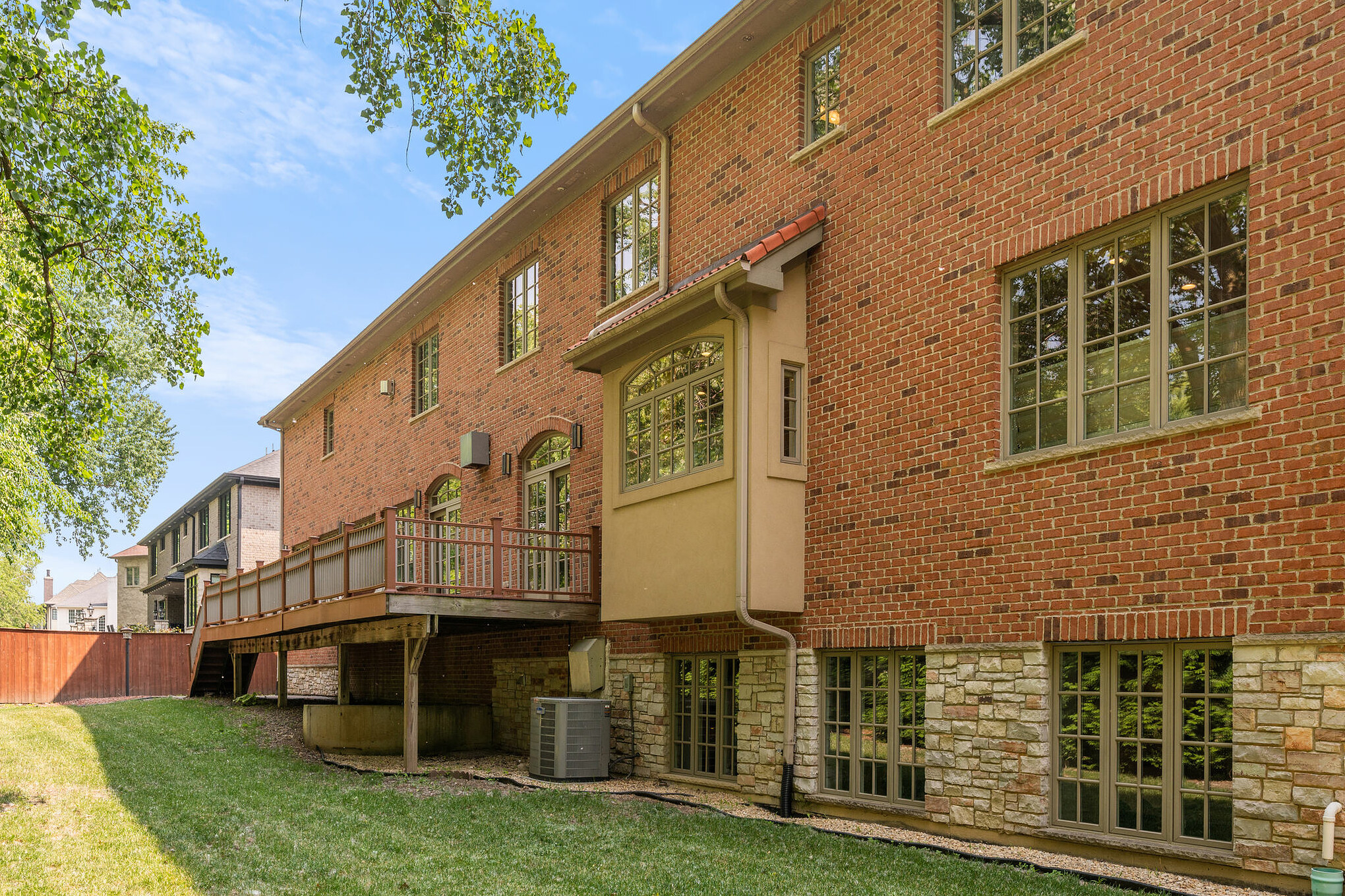 13 Vennard Ct, Lombard, IL 60148