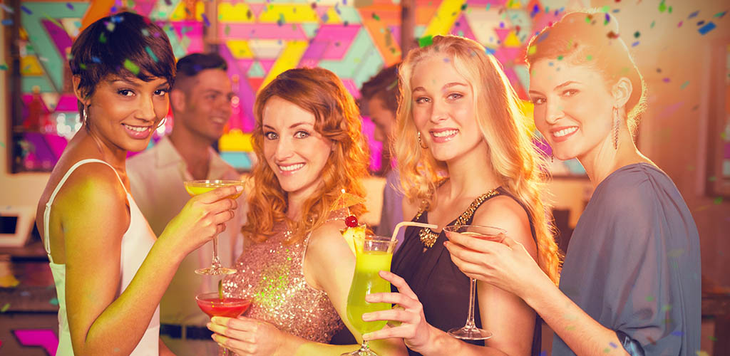 12 Good Bars and Spots To Meet Single Cougars in Milwaukee in 2020