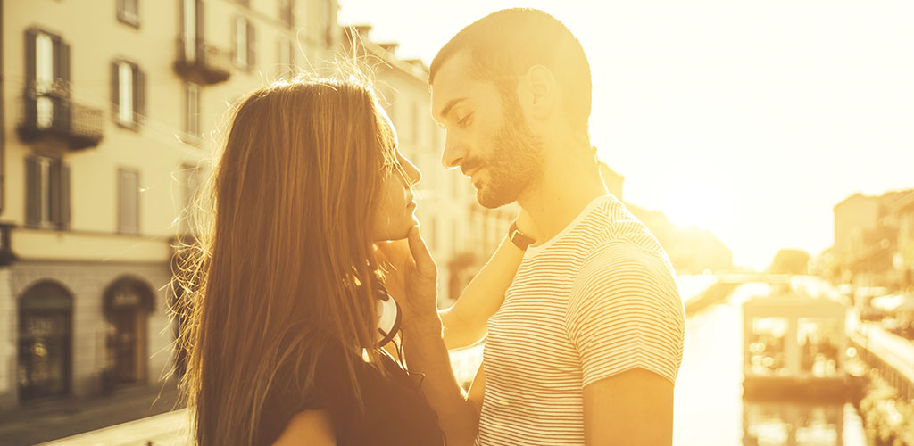 9 Essential Tips On How To Tell Someone You Want Them Sexually