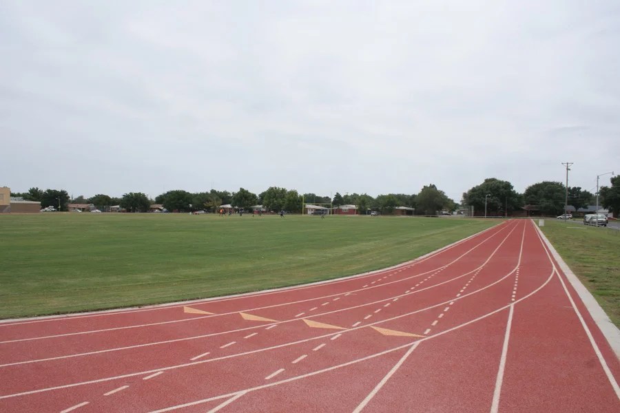 Middle School Tracks, Lubbock, Texas BGR Architects Lubbock, Texas