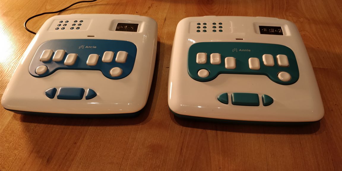 Thinkerbell Labs Annie Braille selflearning device