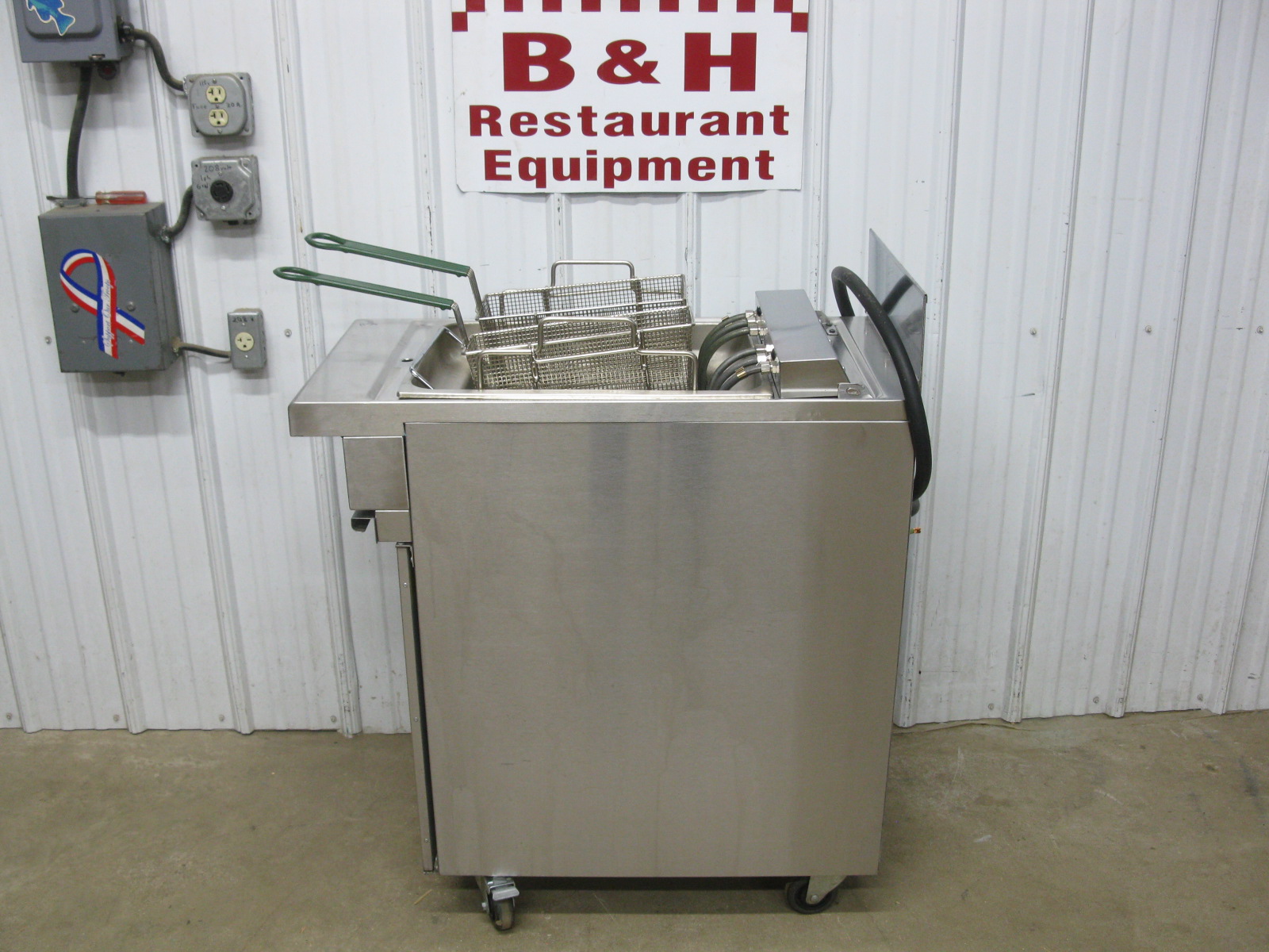 Garland S18SF Sentry Series Stainless Steel 30 lb Electric Fryer B&H