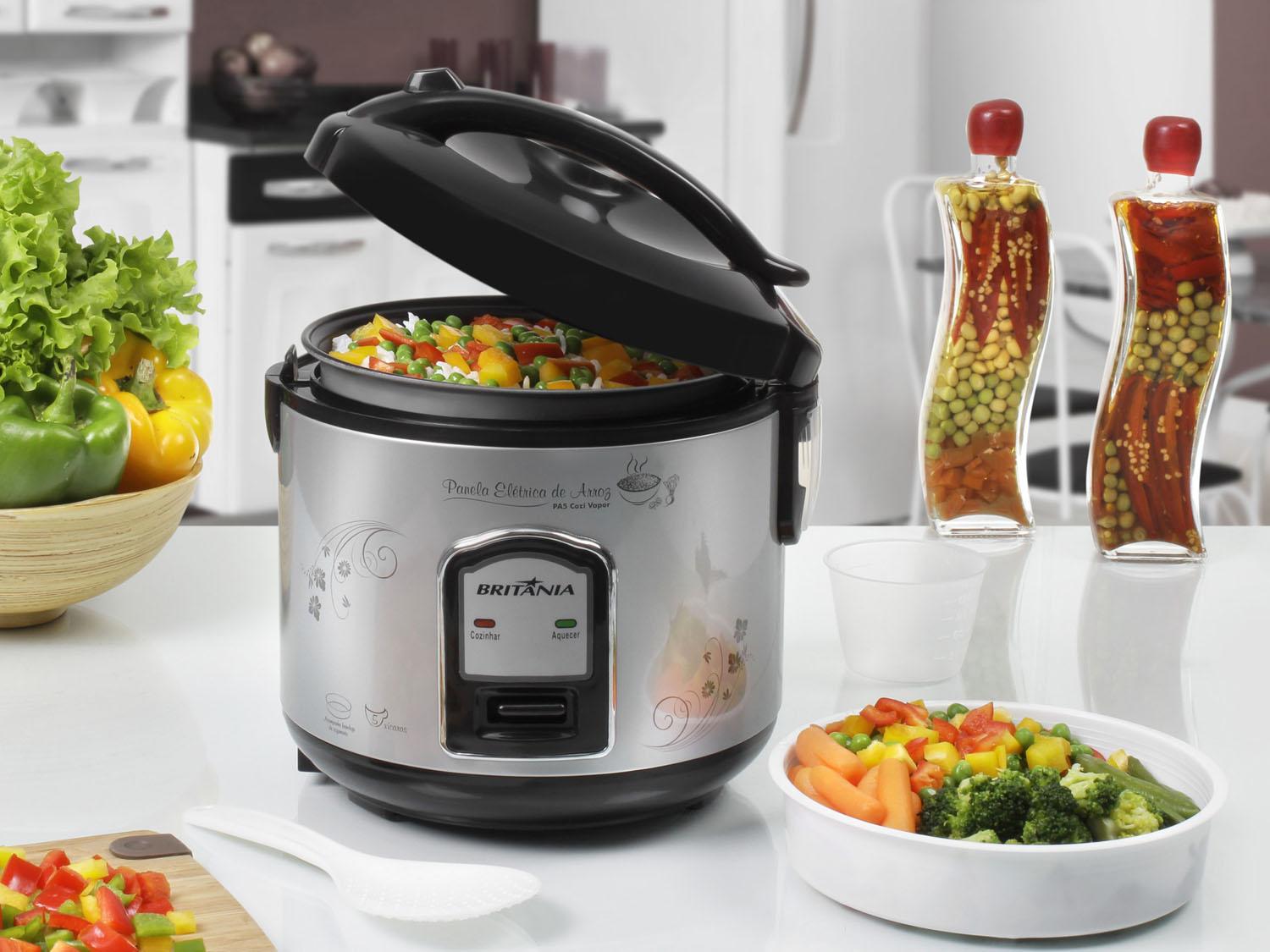 Arroz Integral com legumes ao vapor na Panela de Arroz