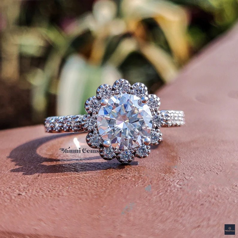 Round cut vintage moissanite ring