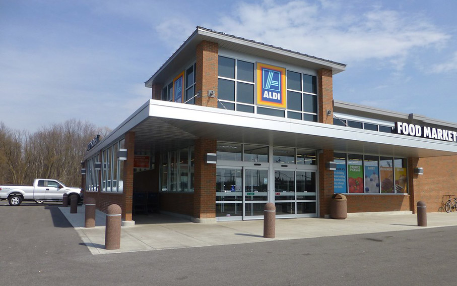 Nowy Aldi w Massachusetts Biały Orzeł