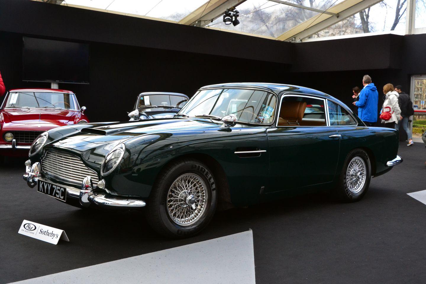 How Do Online Car Auctions Work? Bid Garage