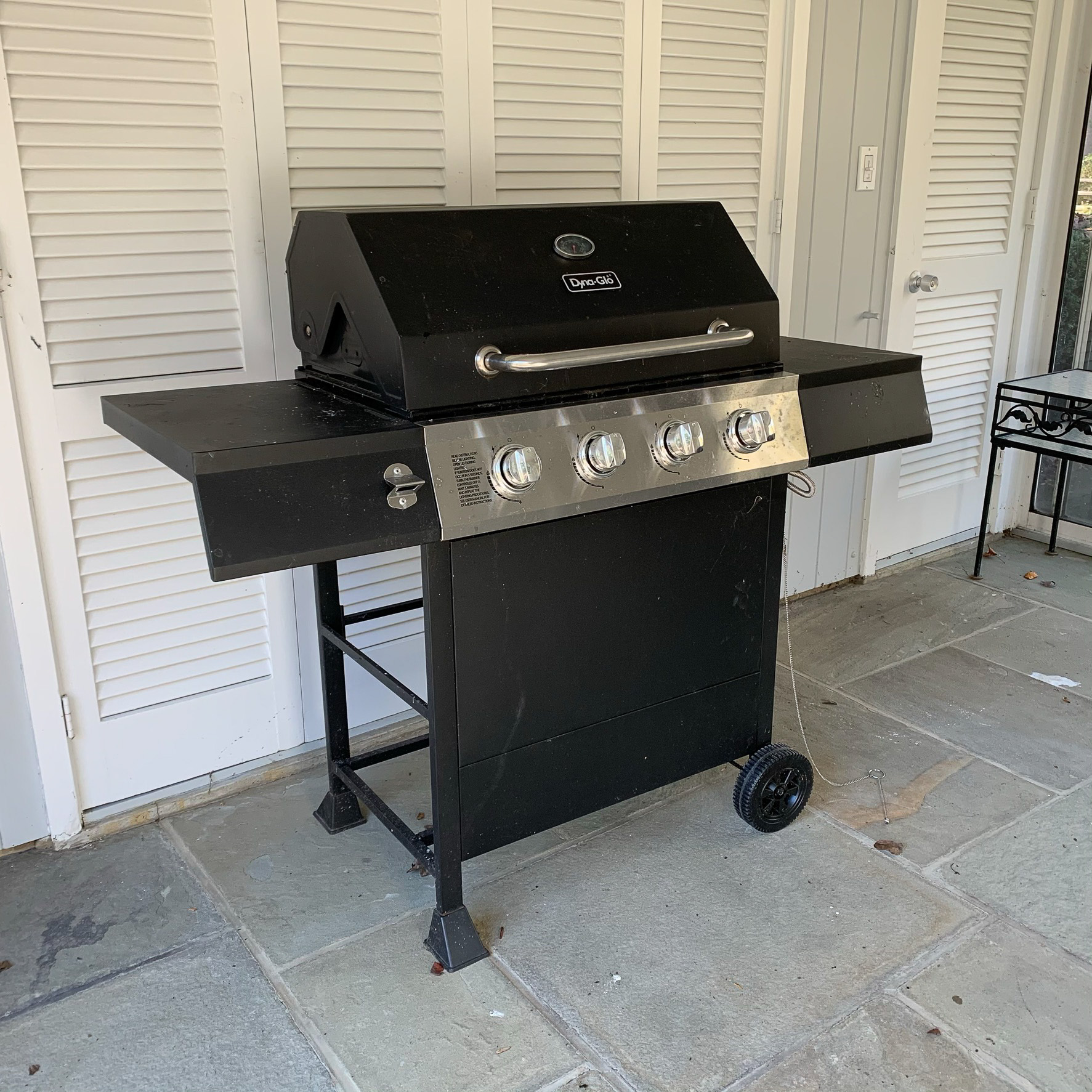 DYNAGLO PROPANE GRILL