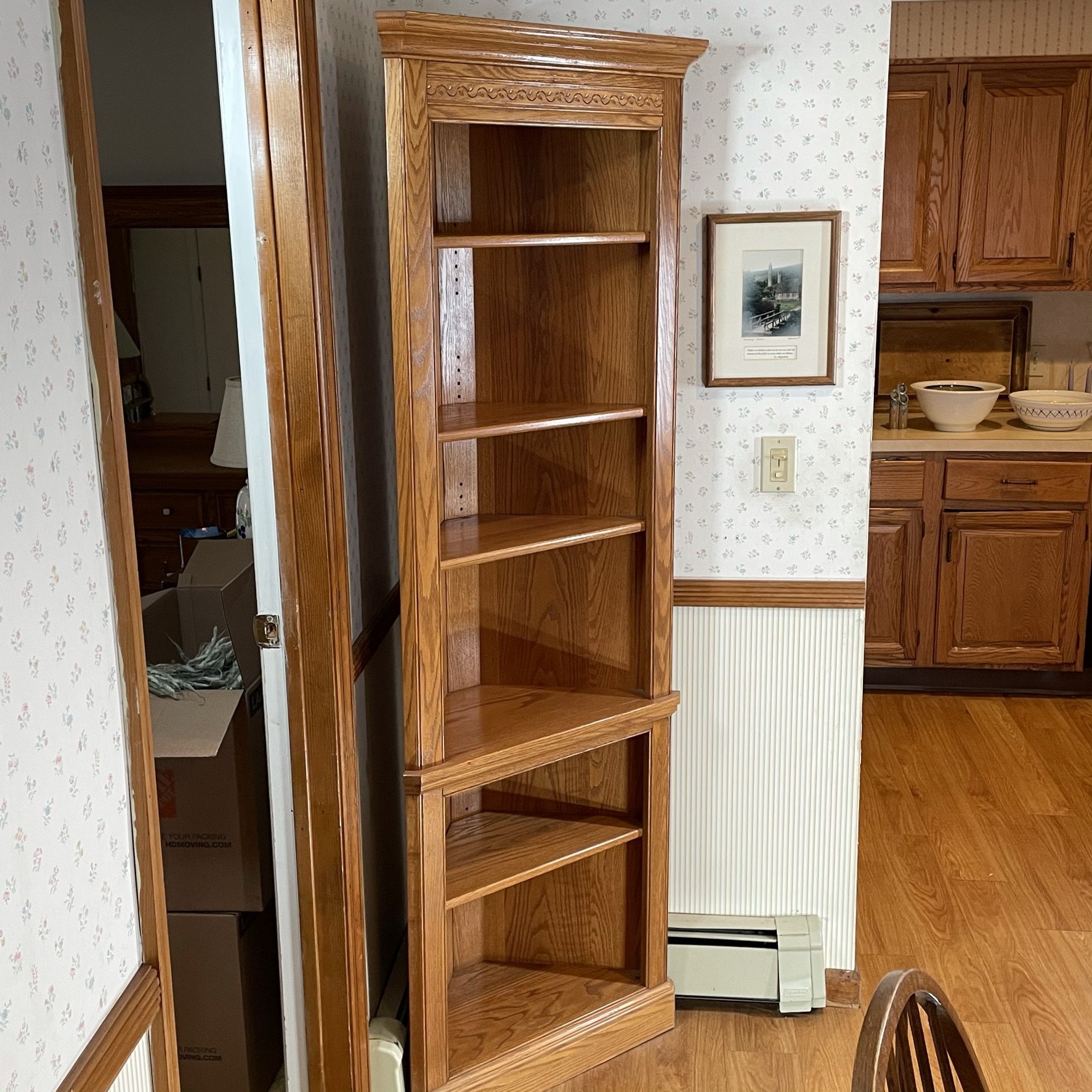 CARVED SOLID OAK CORNER