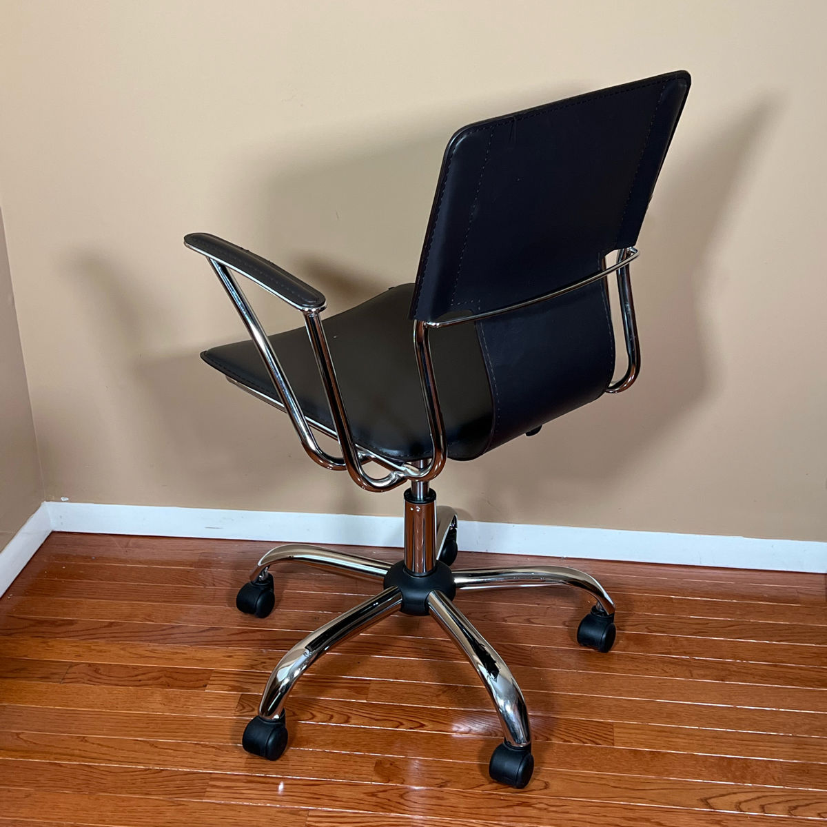 CONTEMPORARY DESK CHAIR