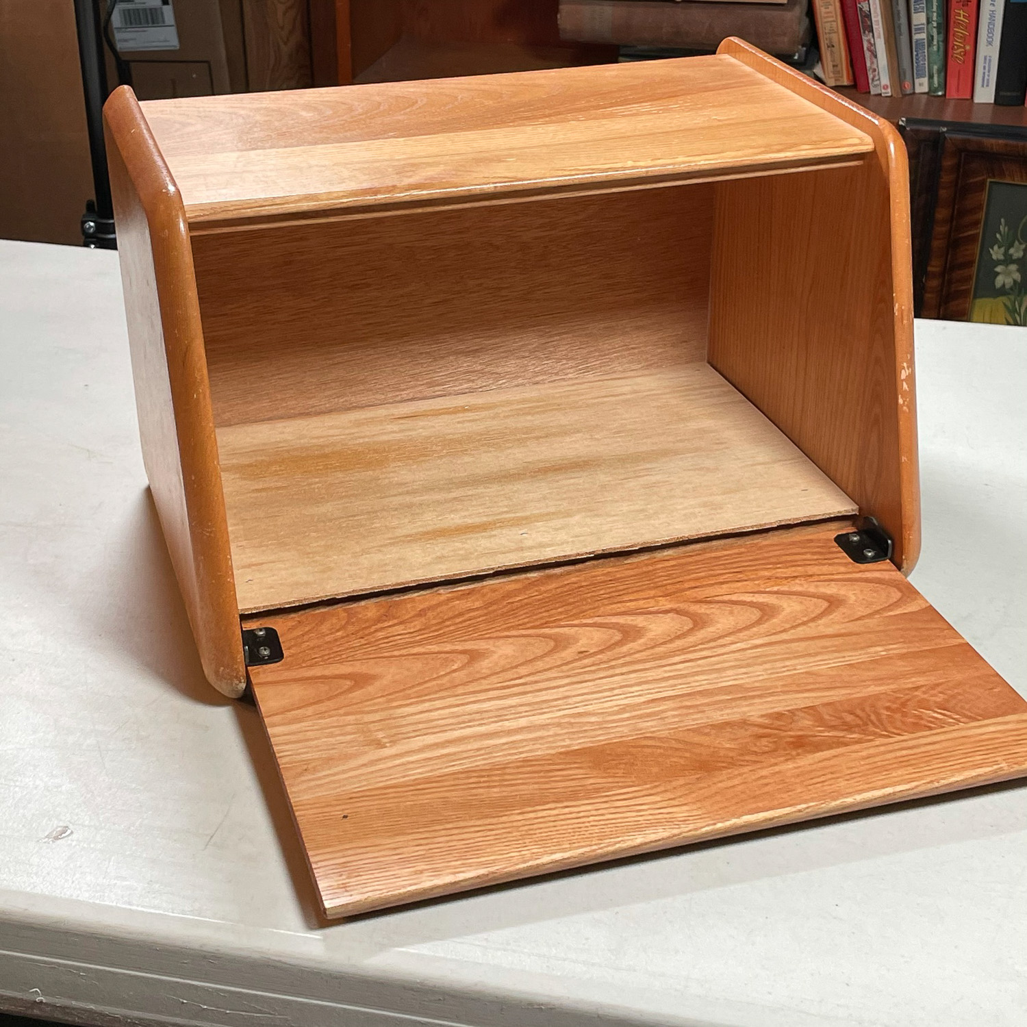 VINTAGE OAK BREAD BOX