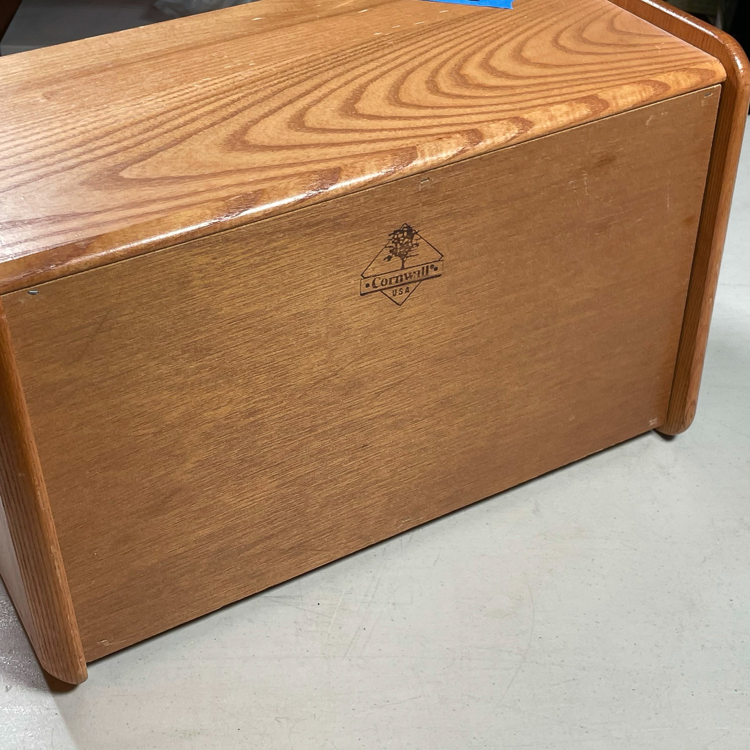 VINTAGE OAK BREAD BOX