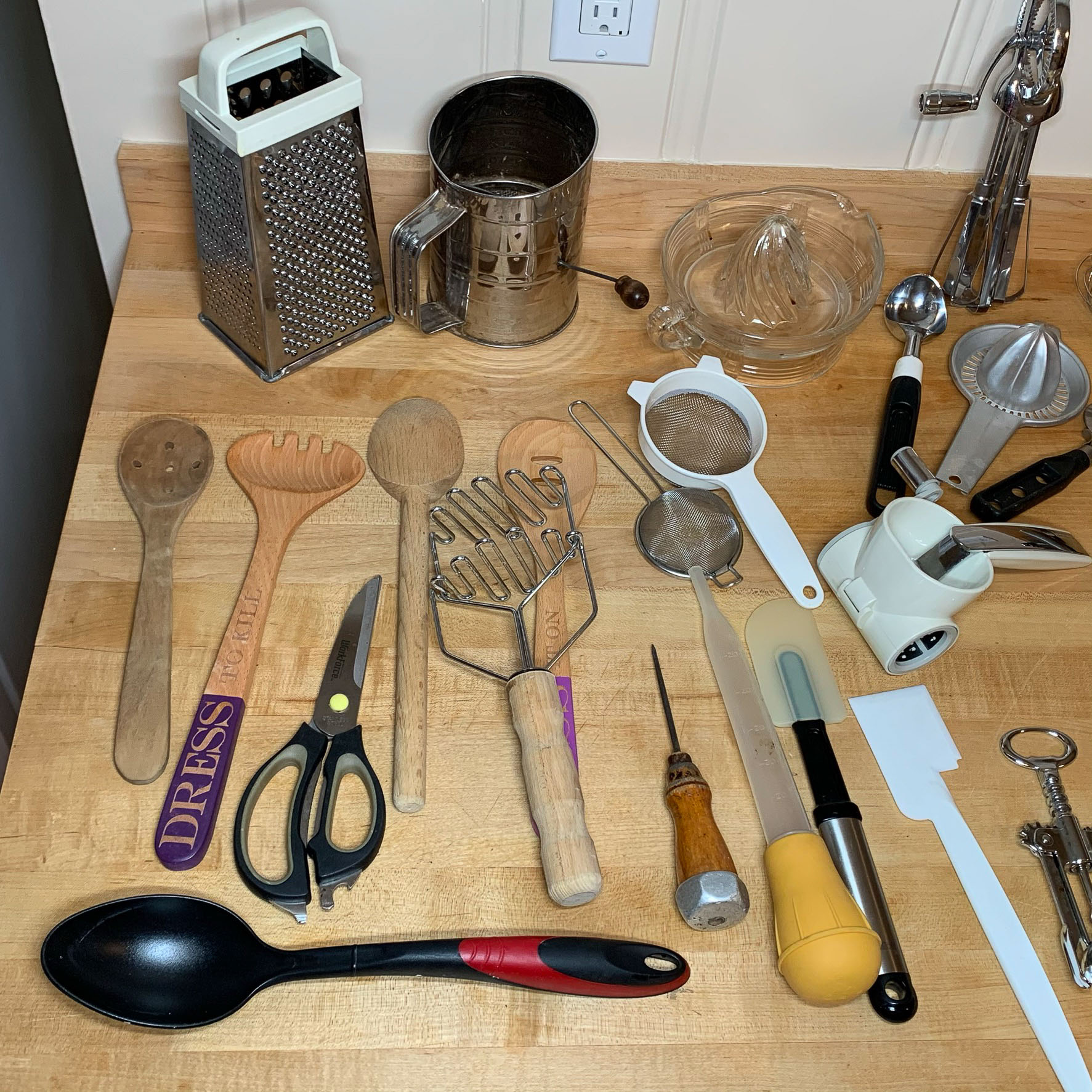 LARGE LOT KITCHEN UTENSILS, ETC.