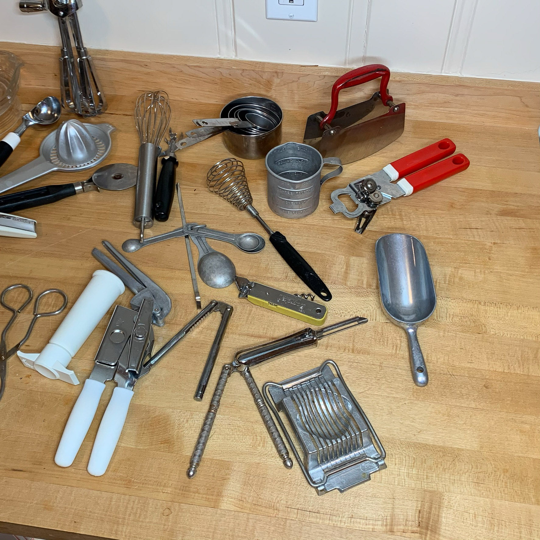 LARGE LOT KITCHEN UTENSILS, ETC.