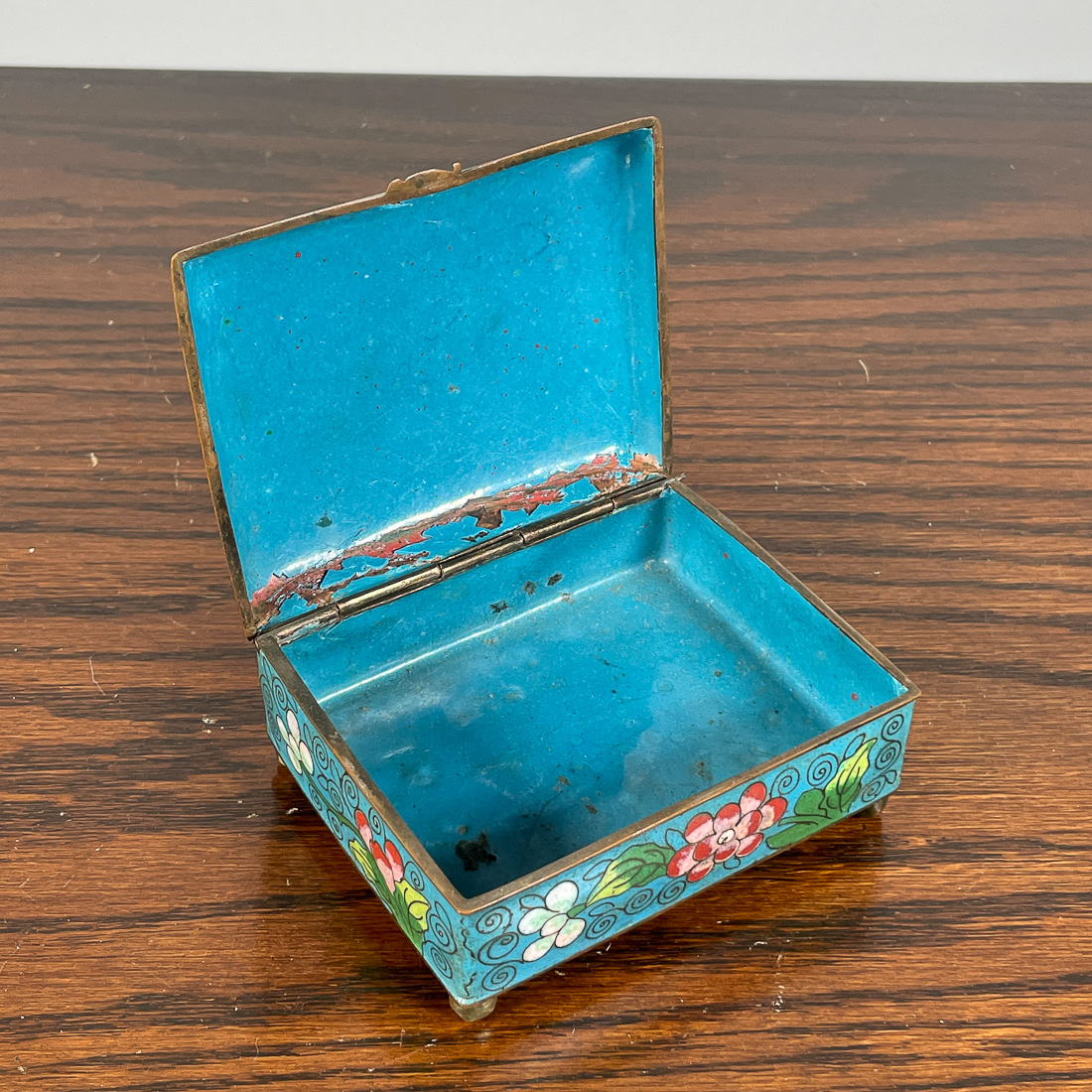 CHINESE ENAMEL BOX