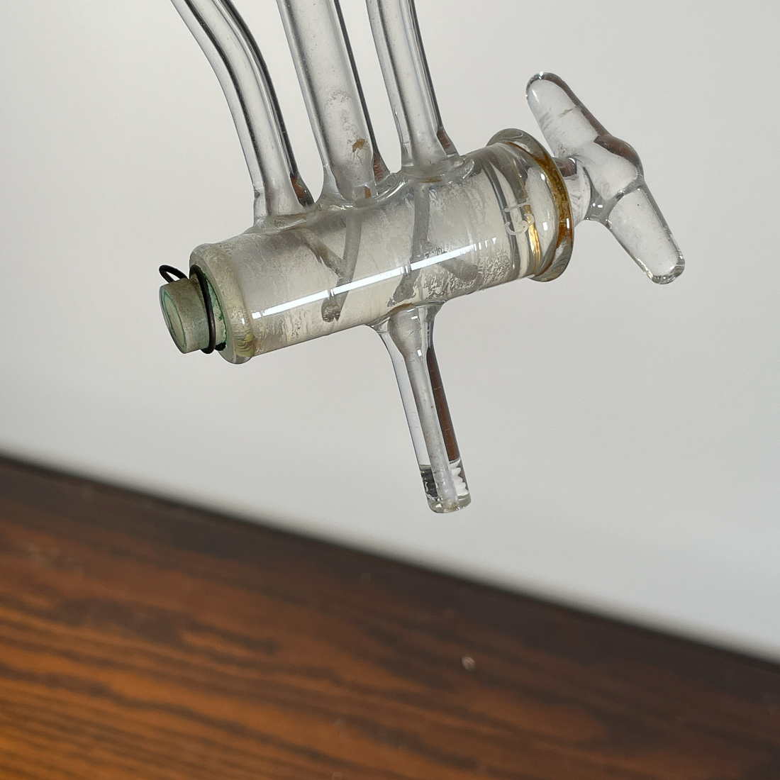 PYREX TITRATION DEVICE