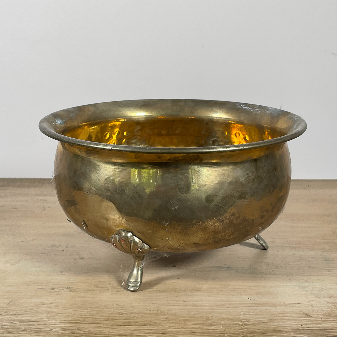 HAMMERED BRASS FOOTED BOWL