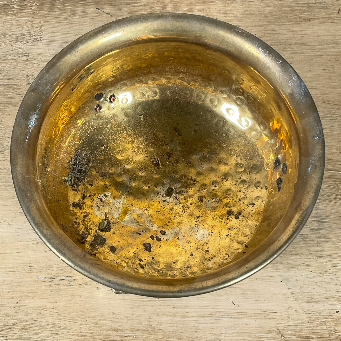 HAMMERED BRASS FOOTED BOWL