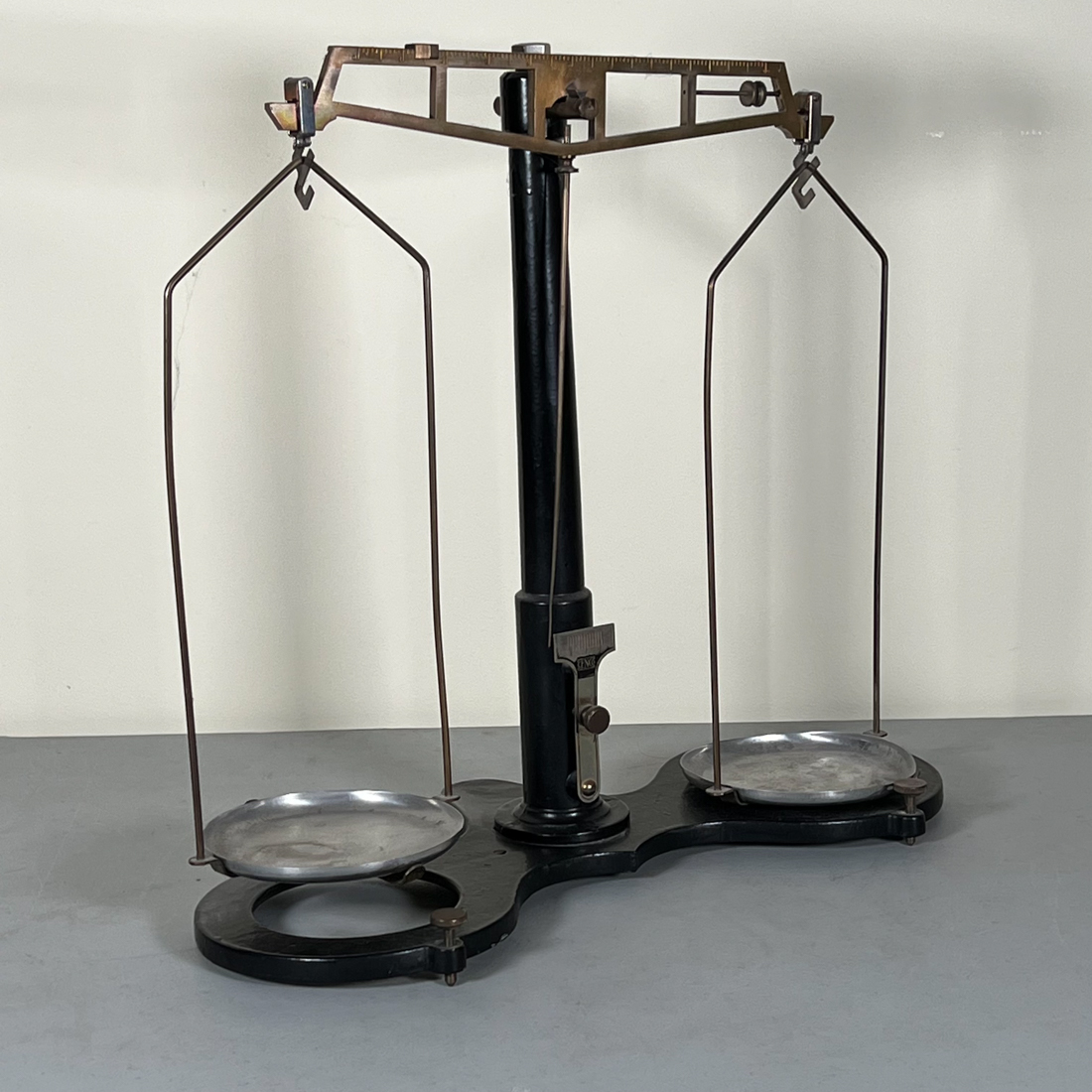ANTIQUE BALANCE SCALE