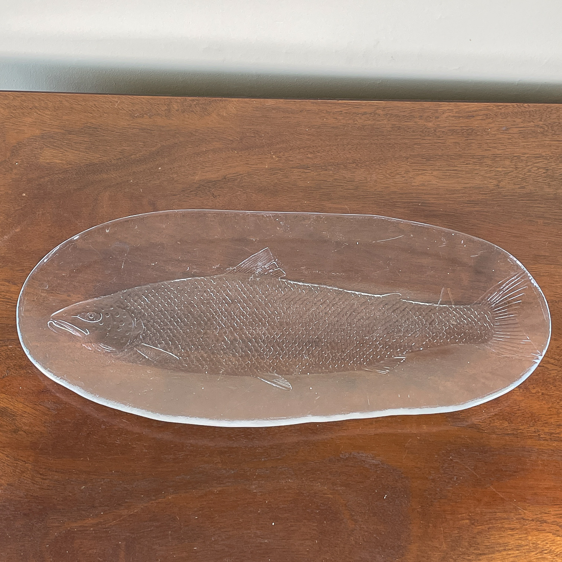 GLASS FISH PLATE