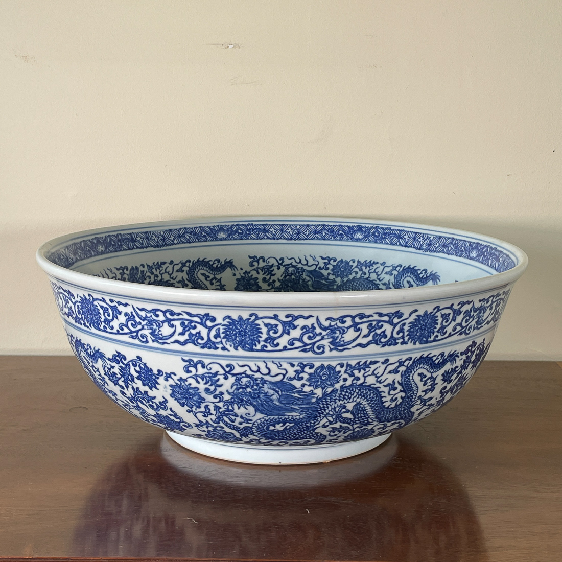 LARGE CHINOISERIE CENTER BOWL