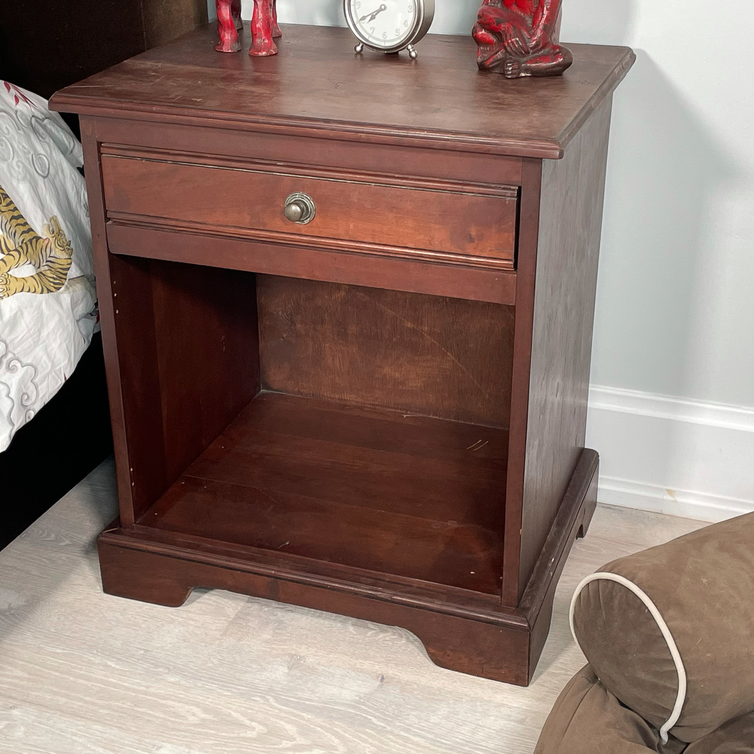 SOLID WOOD BEDSIDE