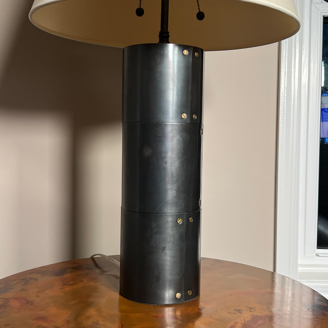 BLACK ACRYLIC TABLE LAMP