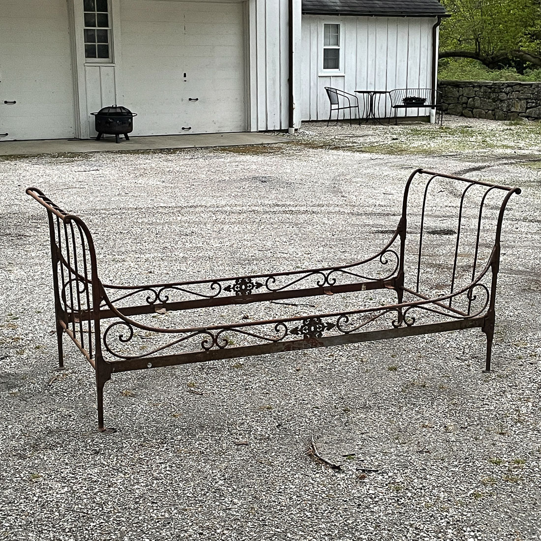 ANTIQUE WROUGHT IRON DAYBED