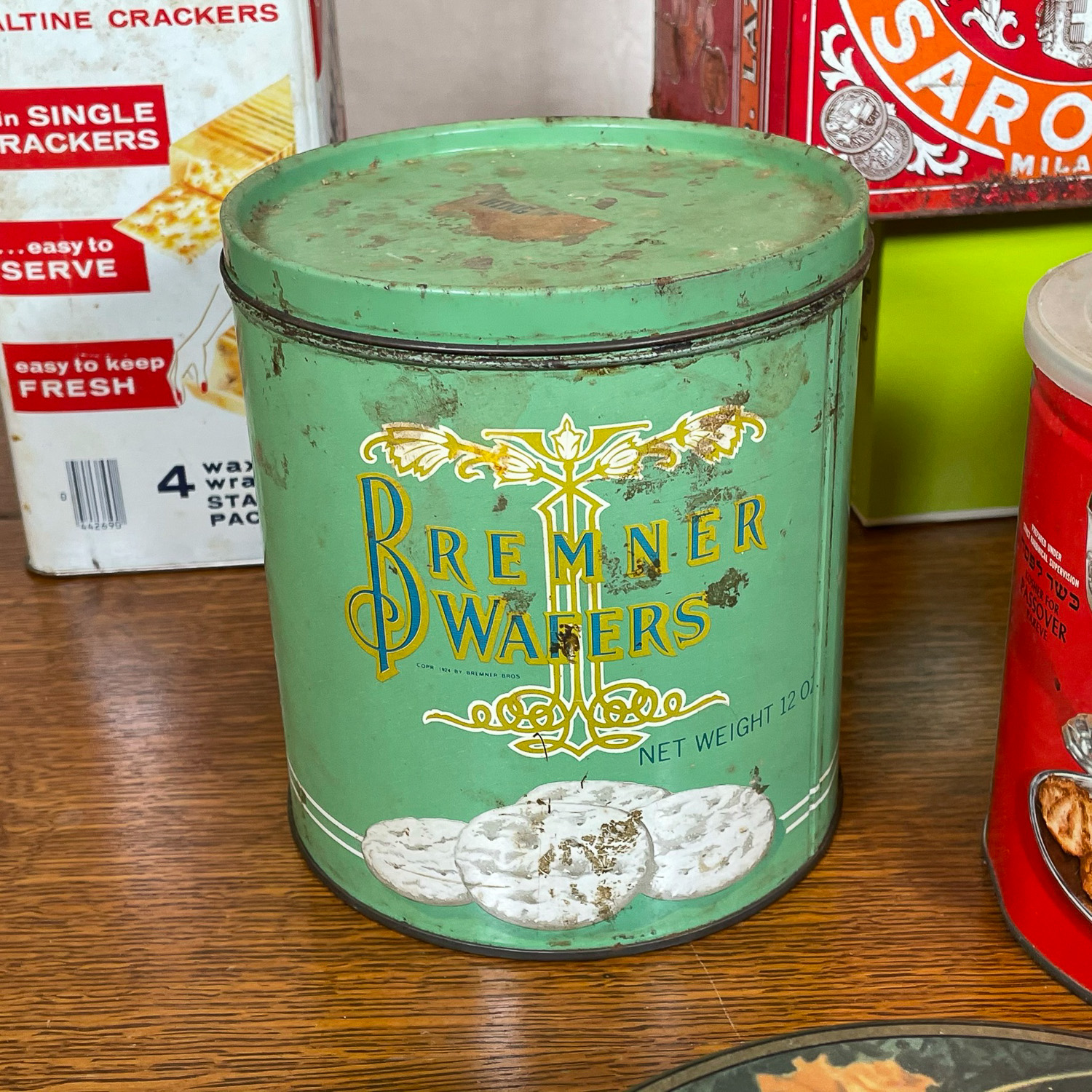 COLLECTION VINTAGE TINS
