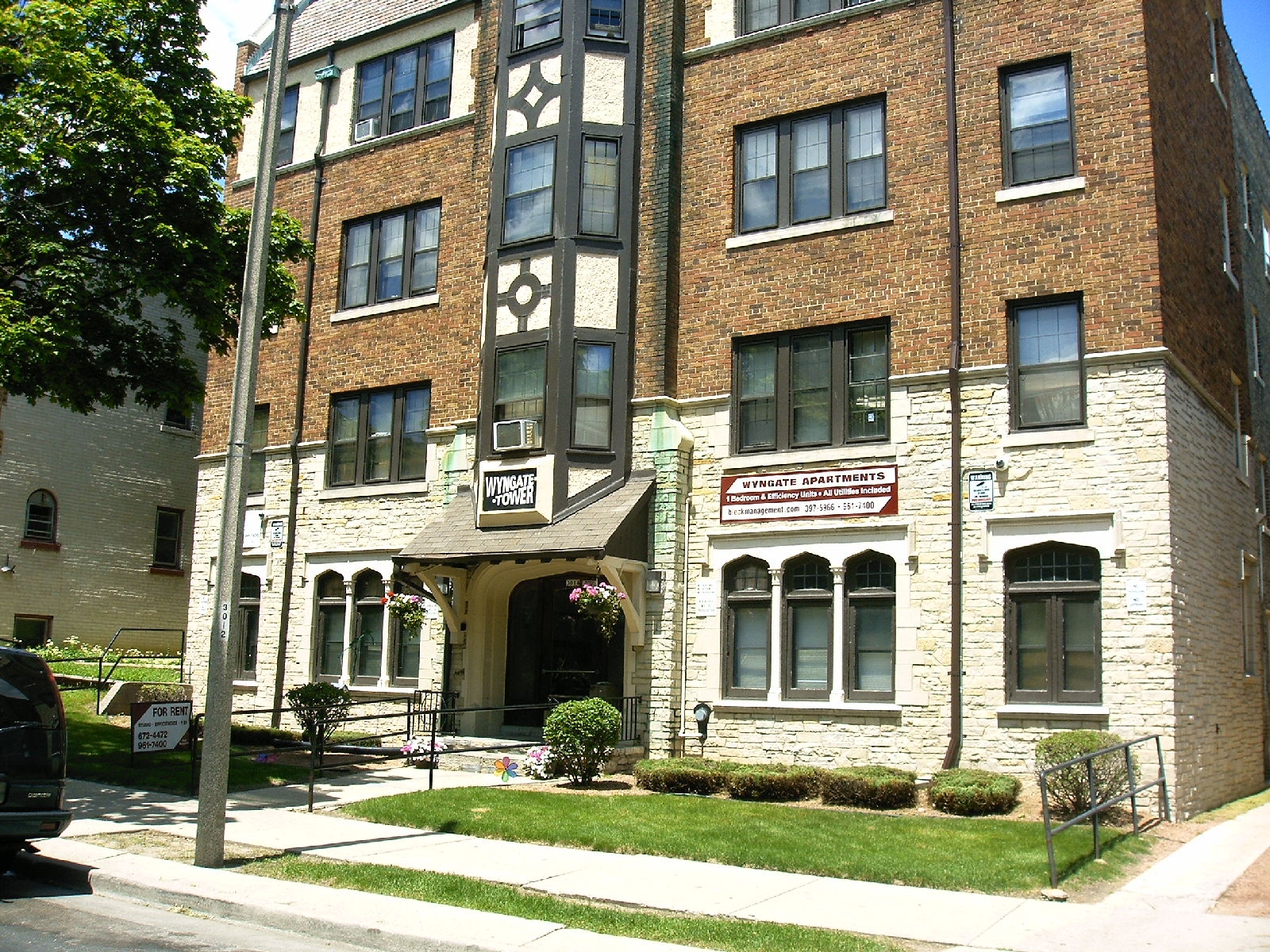 3006 & 3014 W. Pierce St. Wyngate Apartments Bieck Management